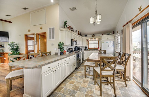 Kill Devil Hills House | Walk to Beach + Restaurants: Outer Banks Retreat