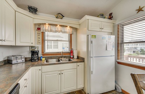 Kill Devil Hills House | Walk to Beach + Restaurants: Outer Banks Retreat