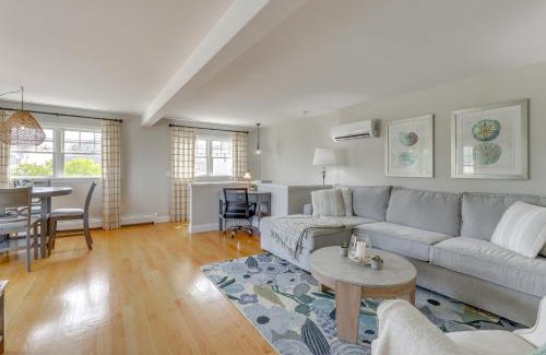 Momauguin House | Walk to Beaches Sunny East Haven Home with Grill