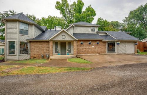 Lake Dallas House | Walk to Boat Ramp Texas Home Near Lewisville Lake