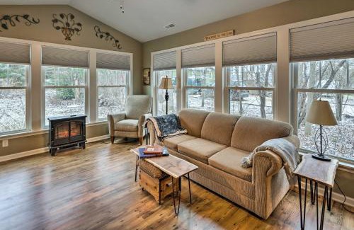 Delavan Lake House | Walk to Delavan Lake Extended Stay Home with Yard