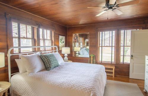 West Jefferson House | Walk to Downtown West Jefferson! Farmers Market, Breweries & MORE