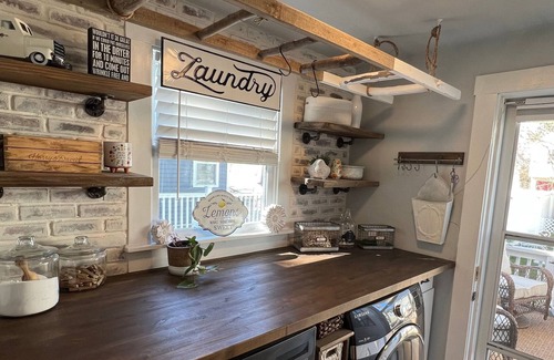 Annapolis Cottage | Walk to everything! Downtown Historic Annapolis “Arts District”