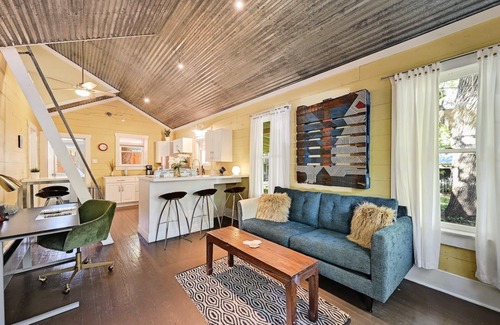 South River City House | Walk to it all! ~ Historic Bungalow with Fenced Yard ~ Fast Wifi