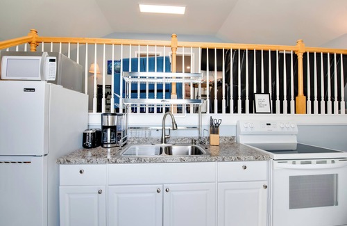 Hiram Apartment | Walk to Lake: Hiram Hideaway w/Shared Gazebo!