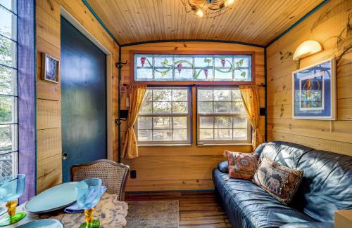 Lakeway Apartment | Walk to Lake Travis Austin Tiny Home with Hot Tub!