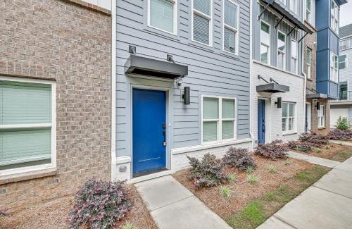 Charlotte House | Walk to Music Factory Townhome with Rooftop Deck!