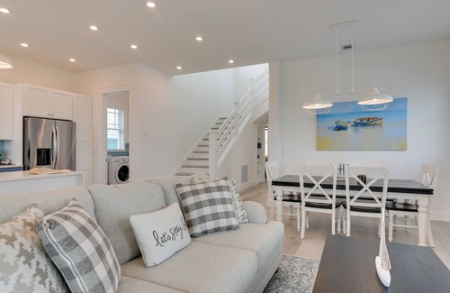 Surfside Beach House | Walk to Ocean: Home w/Deck in Surfside Beach!