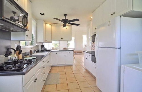 Kekaha Cottage | Walk to Ocean.Privacy. Classic Hawaiian Cottage . - TVNCU #1292