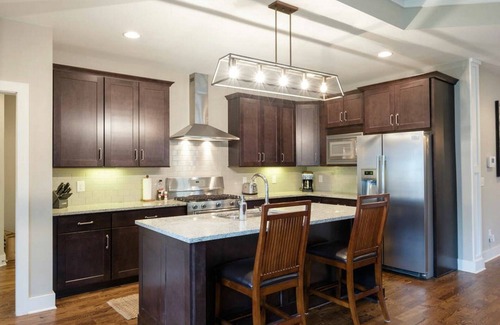 Nashville House | Walk to some of Nashville's best shopping ,dining and parks! Great for families