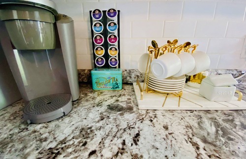 St. Charles House | Walk to St Charles Main St. Shops, Eateries & Bars!