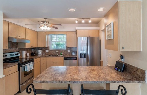 Santa Barbara Estates House | Walk To The Beach In Our Home W/Spa & Billiards!