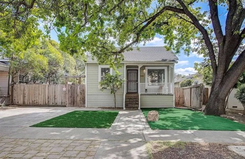 Concord House | Walk to Todos Santos | Historic Downtown Delight