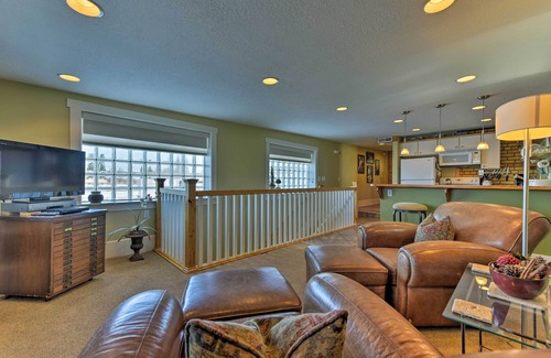 Logan Apartment | Walkable Downtown Logan Apartment w/Rooftop Deck