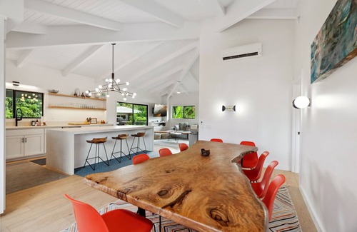 Hanalei House | Walking Distance to Hanalei bay with A/C, Hot Tub and Sauna