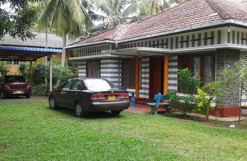 Talalla Bed & Breakfast | " WALLAWWA VILA", ,THALALLA BEACH FRONT