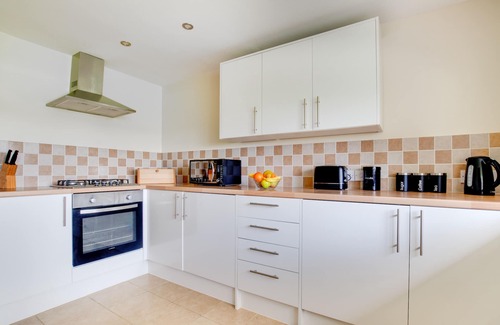 Selsted House | Walnut Cottage - Two Bedroom House, Sleeps 4