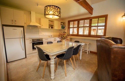 Wanaka Bed & Breakfast | Wanaka Homestead Lodge & Cottages