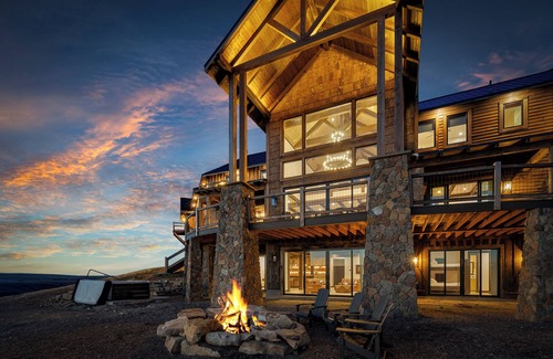 Belt House | Wander Belt Creek