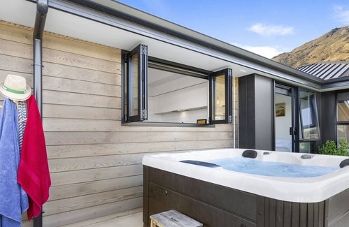 Lower Shotover House | Wanderlust - Queenstown Holiday Home