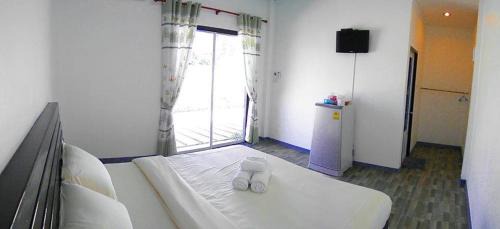 Laem Sing Resort | Wangthong Beach Resort