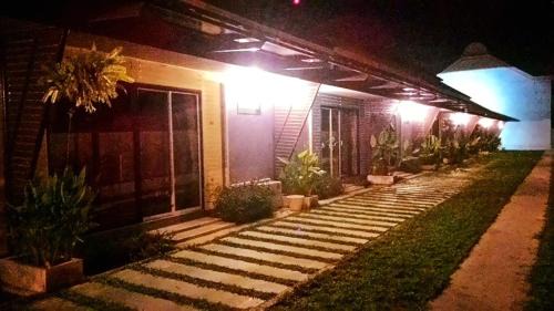Laem Sing Resort | Wangthong Beach Resort