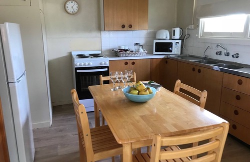 O'connell Cottage | Warego Cottage, O'Connell - Escape to the Country, enjoy our quiet rural setting