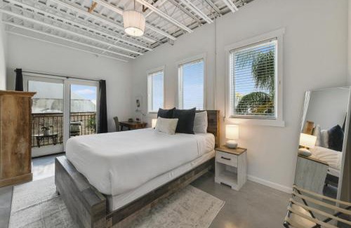 Arts/Warehouse District Apartment | Warehouse District Intimate One Bedroom