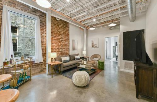 Arts/Warehouse District Apartment | Warehouse District Intimate One Bedroom