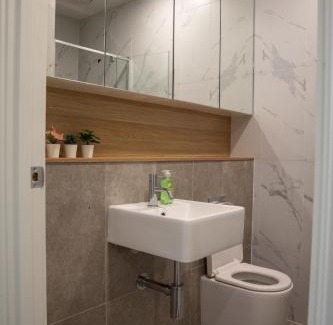 Dickson House | Warm 3beds Home with Yard and parking at Chinatown, CBD