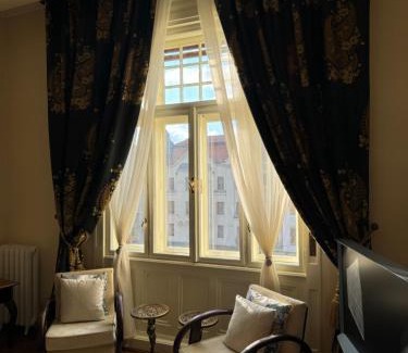 Old City Apartment | warm & peaceful apartment downtown