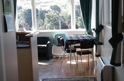 Oamaru House | Warm, spacious and centrally located