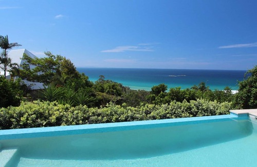 Point Lookout House | Warragi 5 | 4 bedroom, A/C and infinity pool in the complex!