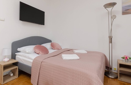 Ursynow Apartment | Warsaw Ursynow Studio by Renters