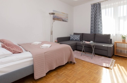 Ursynow Apartment | Warsaw Ursynow Studio by Renters