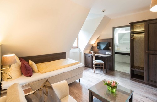 Klaffenbach Hotel | Wasserschloss Klaffenbach Schlosshotel