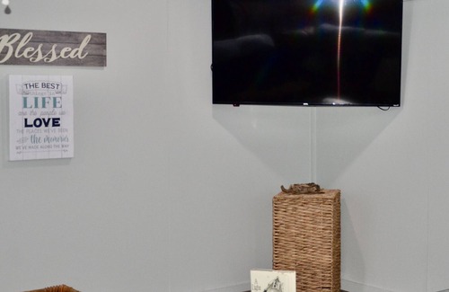 Brices Creek House | Water-Dock-Kayak-Fishing-Boating-Skiing-Tubing-Crabing-Brices Creek ACCESS