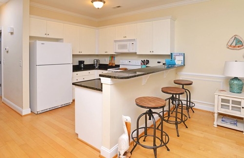 Fairfield Harbour House | WATER FRONT! Marina Family friendly, Complimentary Pool Access