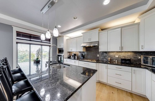 Ferndale House | WATER FRONT PROPERTY WITH PRIVATE BOAT DOCK