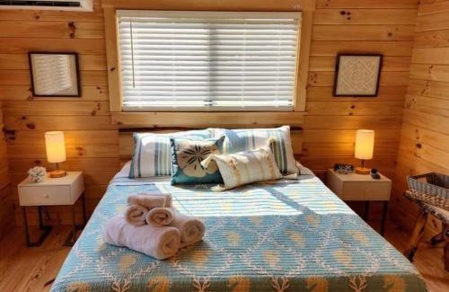 Sneads Ferry House | Water view Cabin near North Topsail Beach