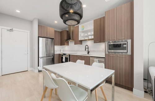 Tsawwassen Apartment | Water View Penthouse Tsawwassen Mills/2bd/bth !