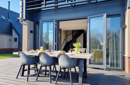 Balk House | Water Villa in Balk by Frisian Lakes