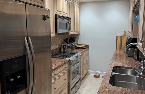 Eastport Condo | Waterfront 2-bedroom condo in Eastport, Annapolis with private parking