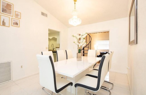 Pembroke Pines Villa | Waterfront 2-Story Villa with Heated Pool