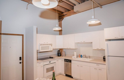 Grand Haven Condo | Waterfront 2BDR Condo in Grand Haven 110