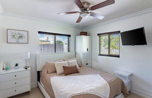 Miami Gardens House | Waterfront 3BR with Pool Tiki Hut & Mini Golf