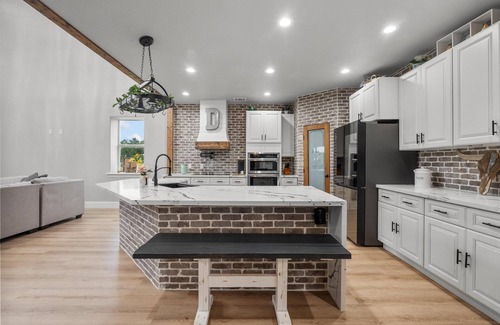 Alvin House | Waterfront 5 Acre Barndominium