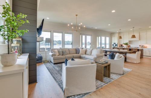 Alexander City House | Waterfront Alexander City Home with Private Dock!