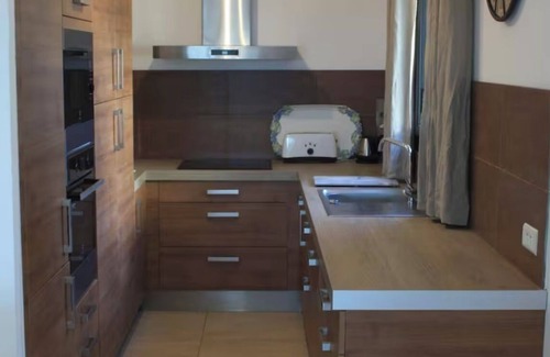 Cavaliere Condo | Waterfront house