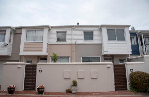 Waterfront House | Waterfront - home on the Quays
